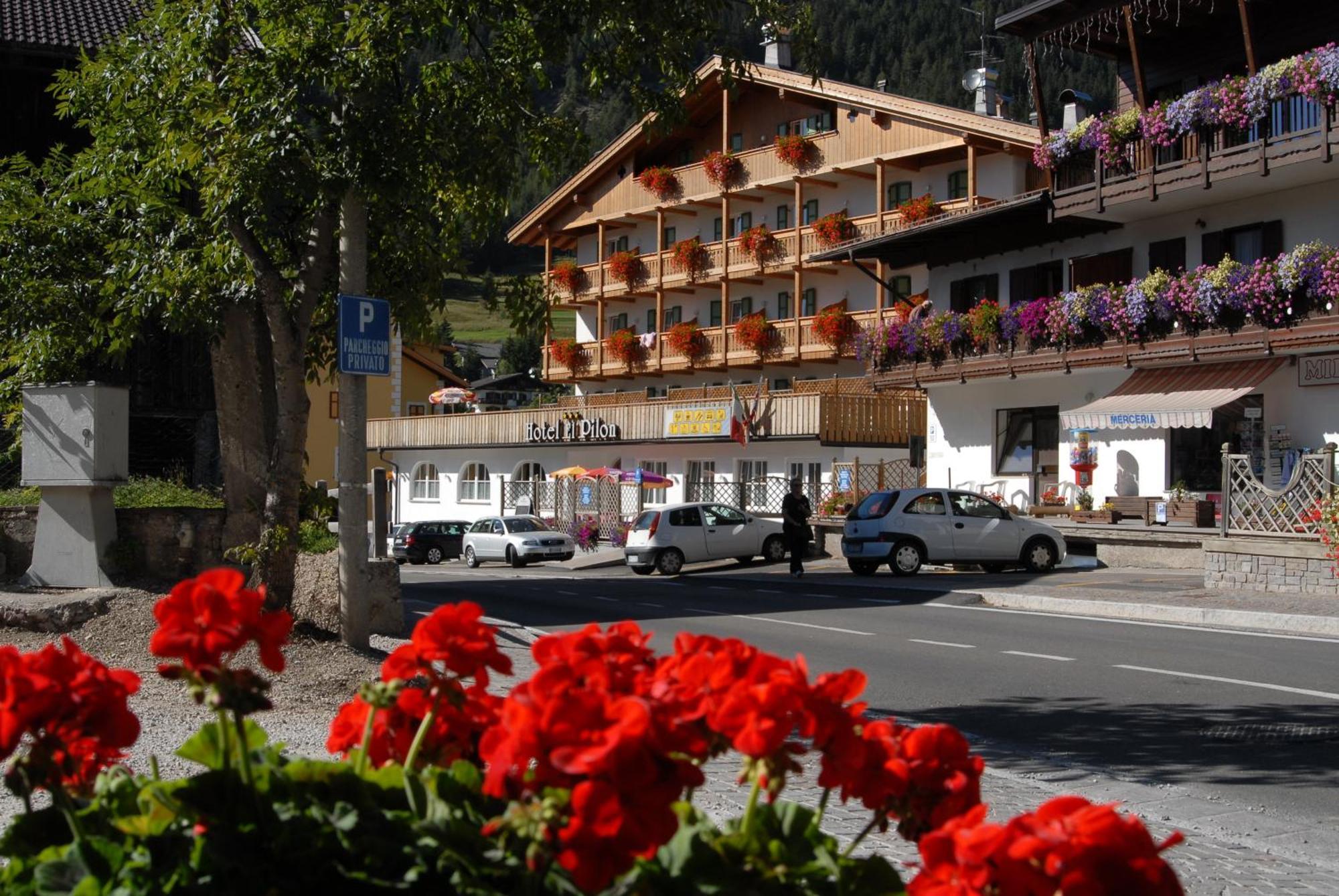 Hotel El Pilon Поцца-ди-Фасса Экстерьер фото