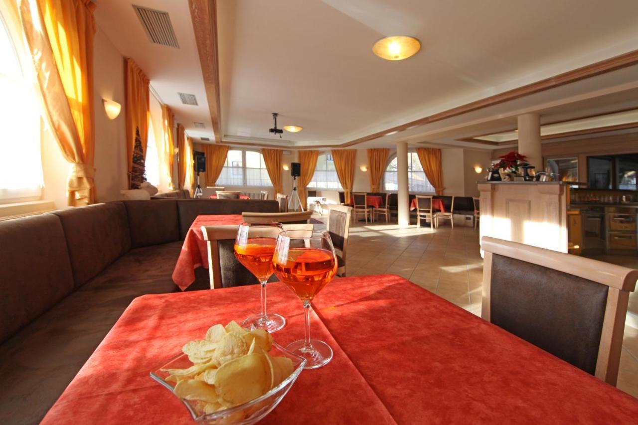 Hotel El Pilon Поцца-ди-Фасса Экстерьер фото
